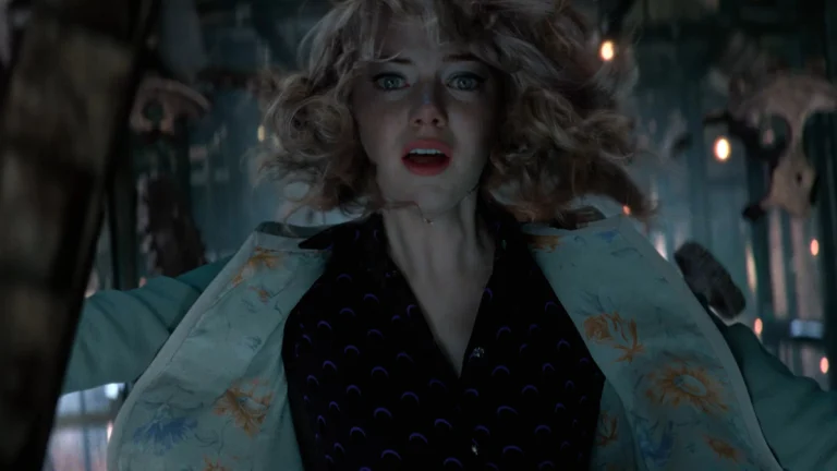 gwen stacy cayendo desde lo alto de un edificio